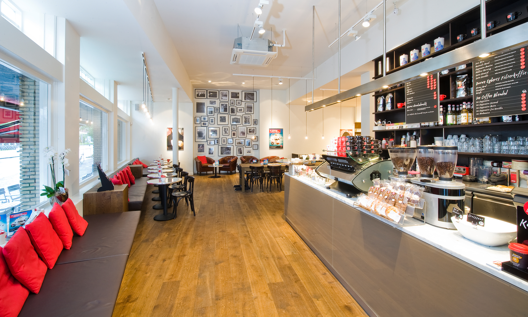 Original Chapel Parket Douwe Egberts Cafe